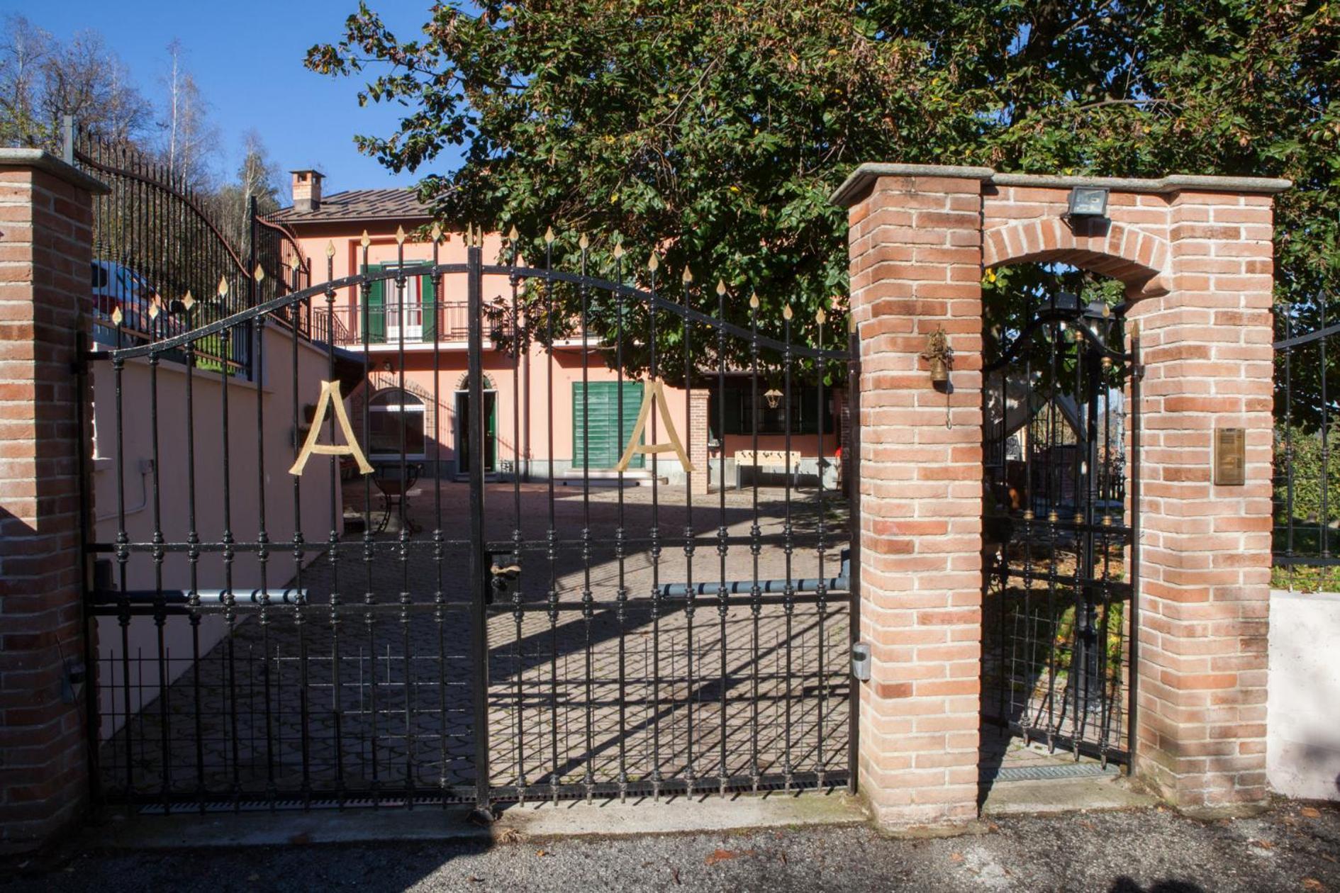 B&B Casa Dell'Orso Lurisia Bagian luar foto